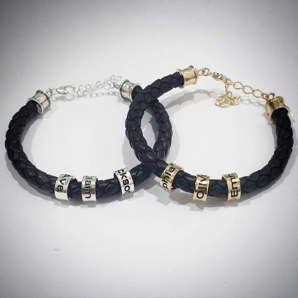 תמונה ממוזערת: צמיד צמה בתוספת שלוש טבעות עם חריטה