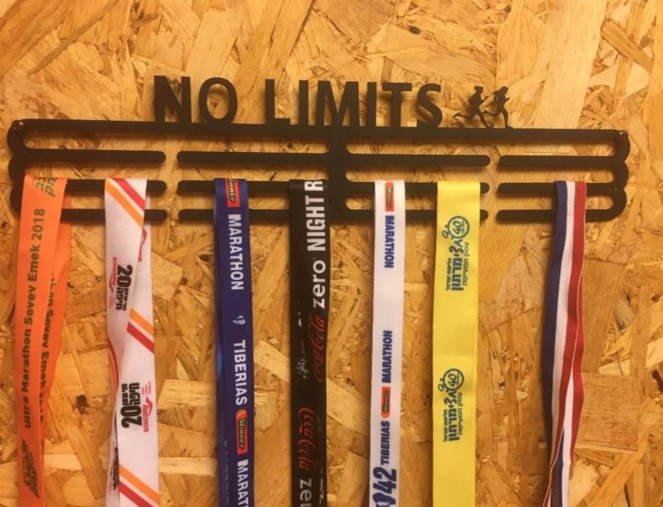 תמונה ממוזערת: מתלה מדליות - NO LIMITS