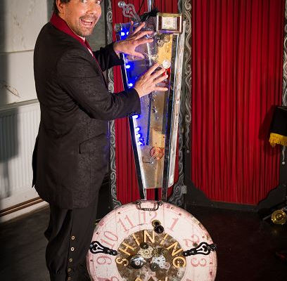 baltazar robot caravane des sortileges maboul troubadour.JPG