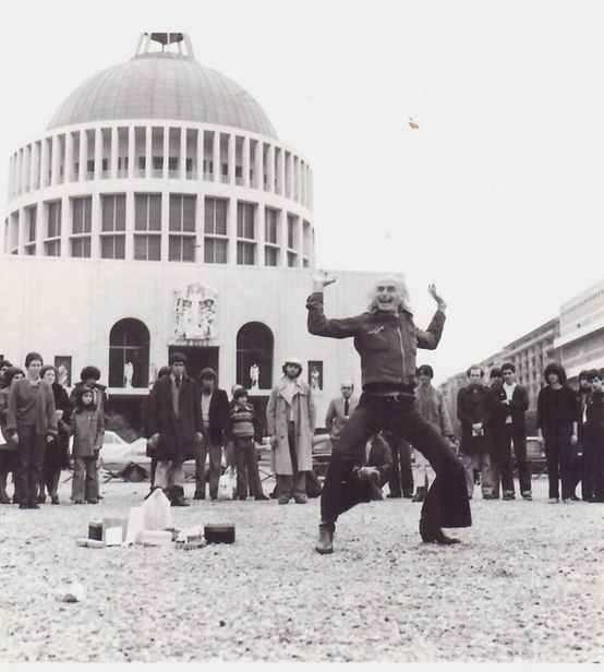 9 apr 78 LIVING2 quando il corpo è in armonia. pzza don bosco.jpg