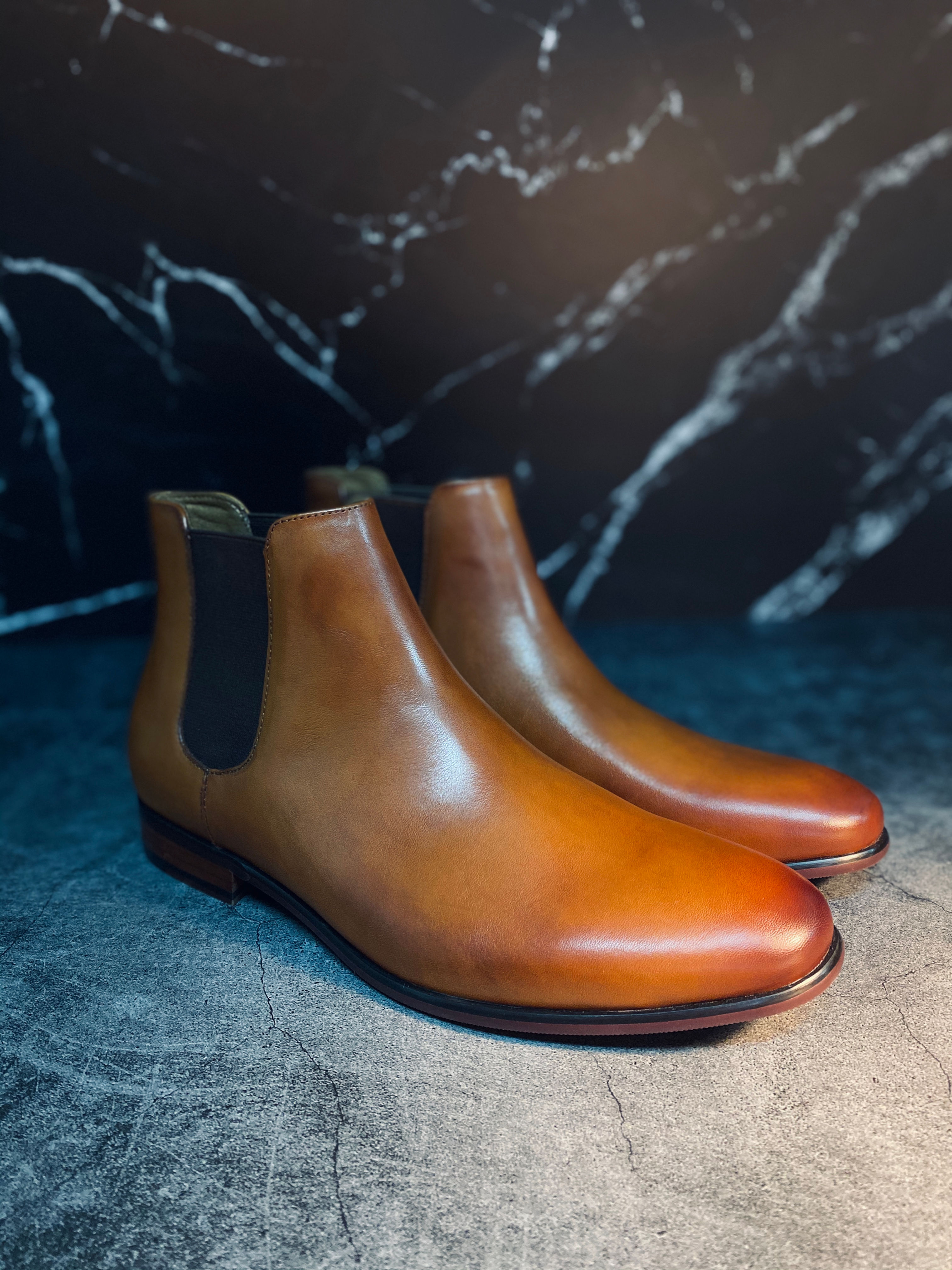 Classic Leather Chelsea Boots 6715