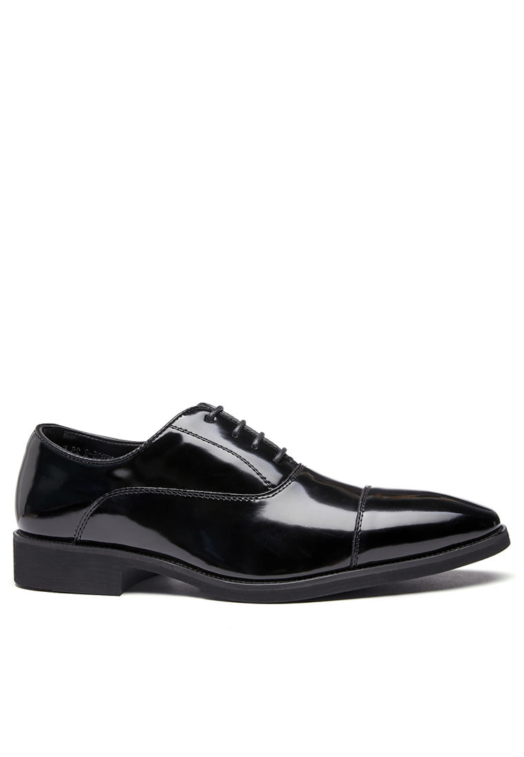 Thumbnail: Glossy Leather Cap Toe Oxford Shoes KB22KB05-2