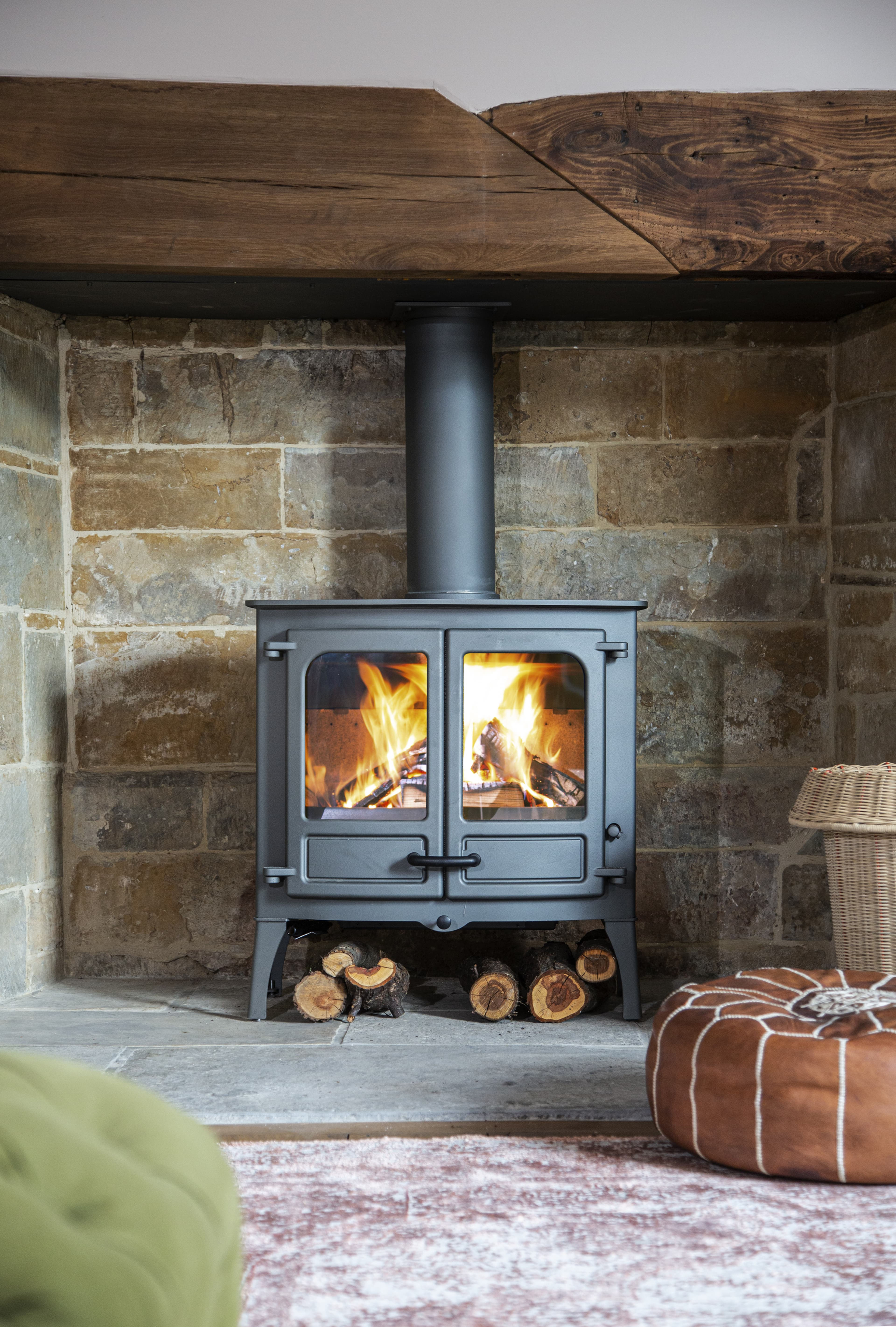 Poêle à bois à deux portes en fonction