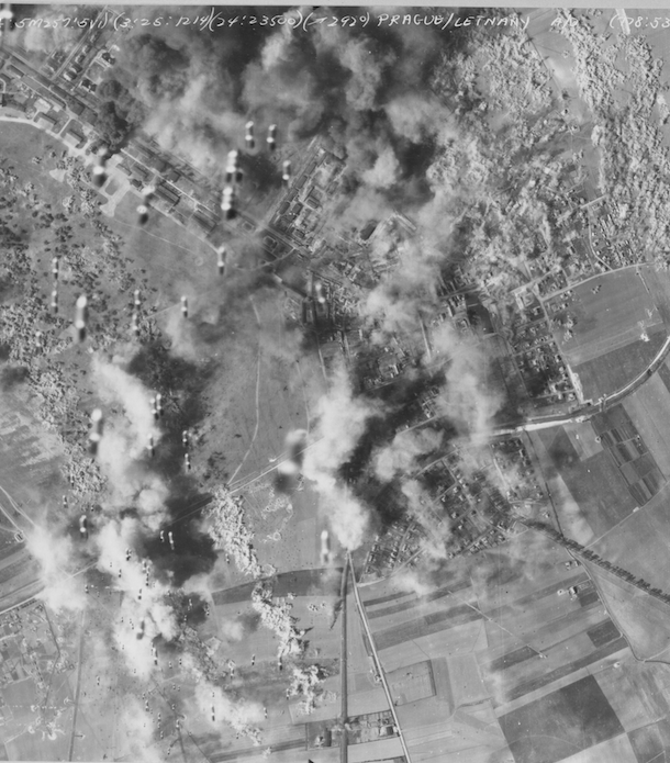 Bombardement aéroport Prague