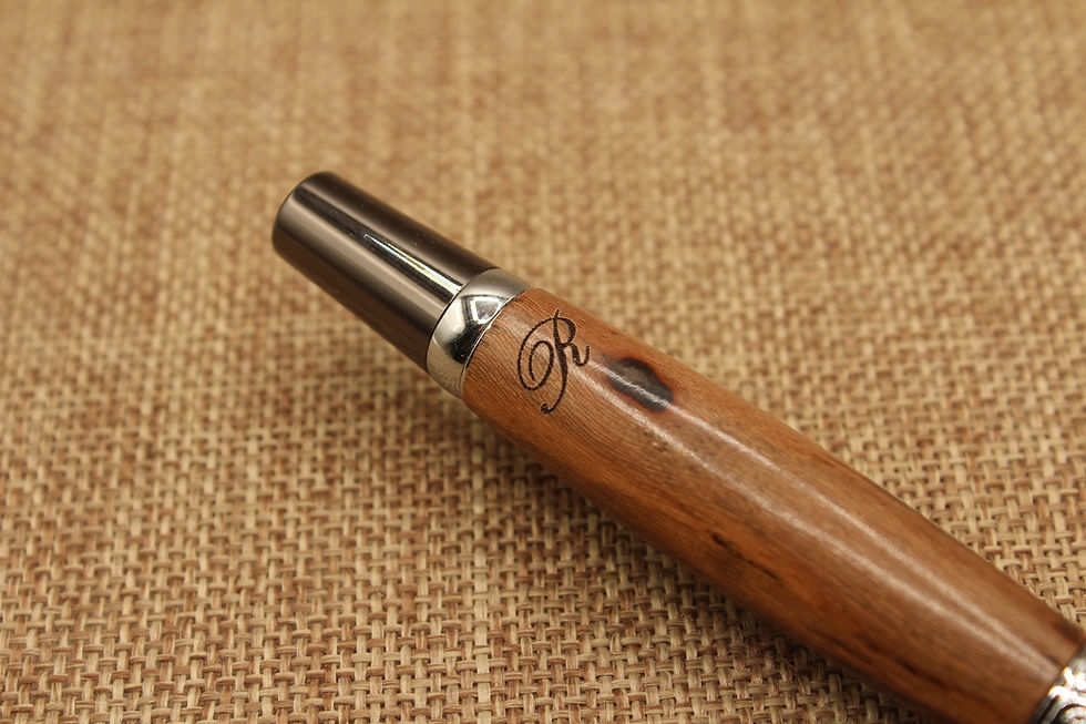 Miniature : stylo bois gravé
