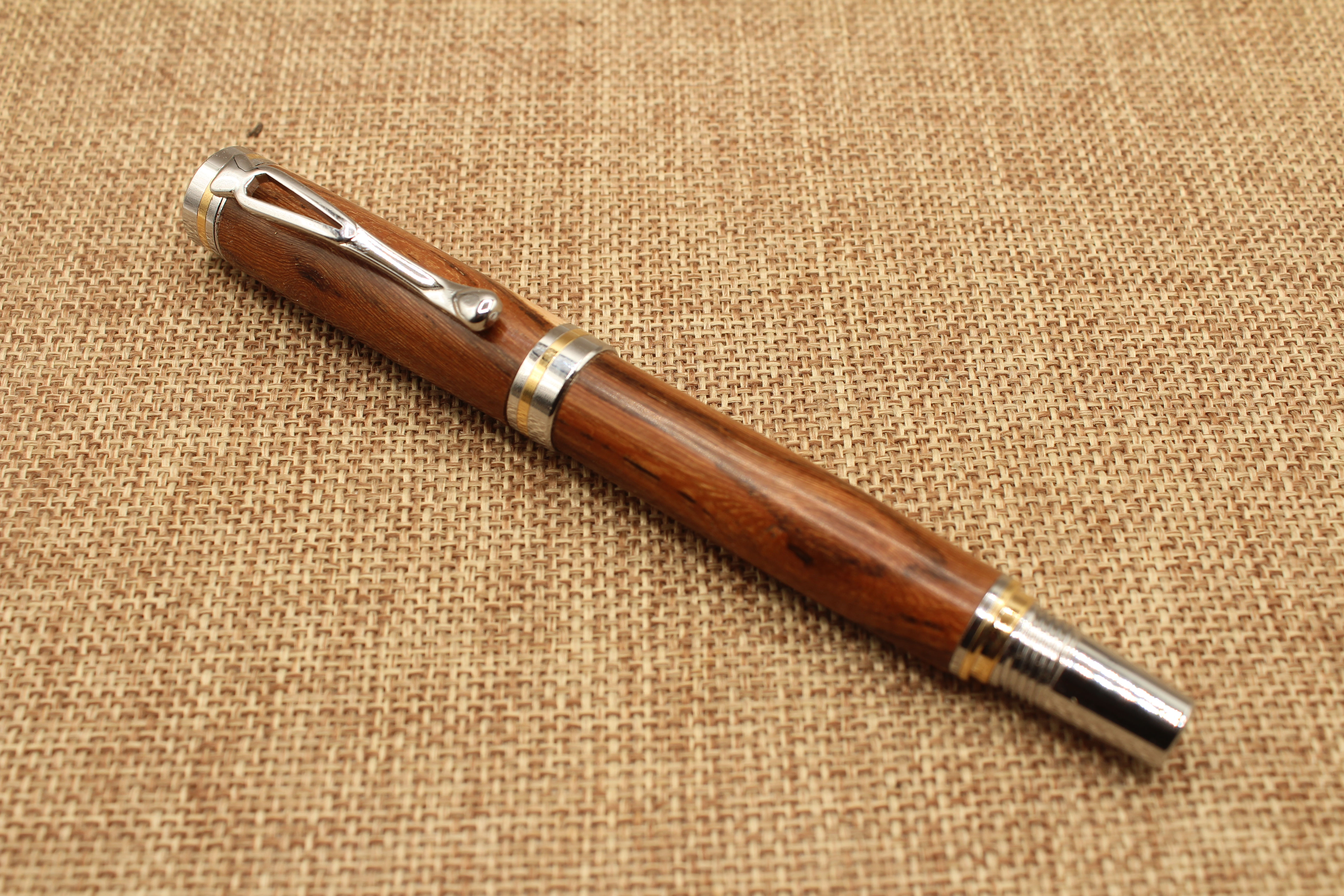 stylos en bois tourné