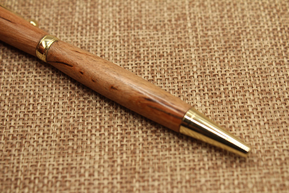 Miniature : stylo en bois artisanal