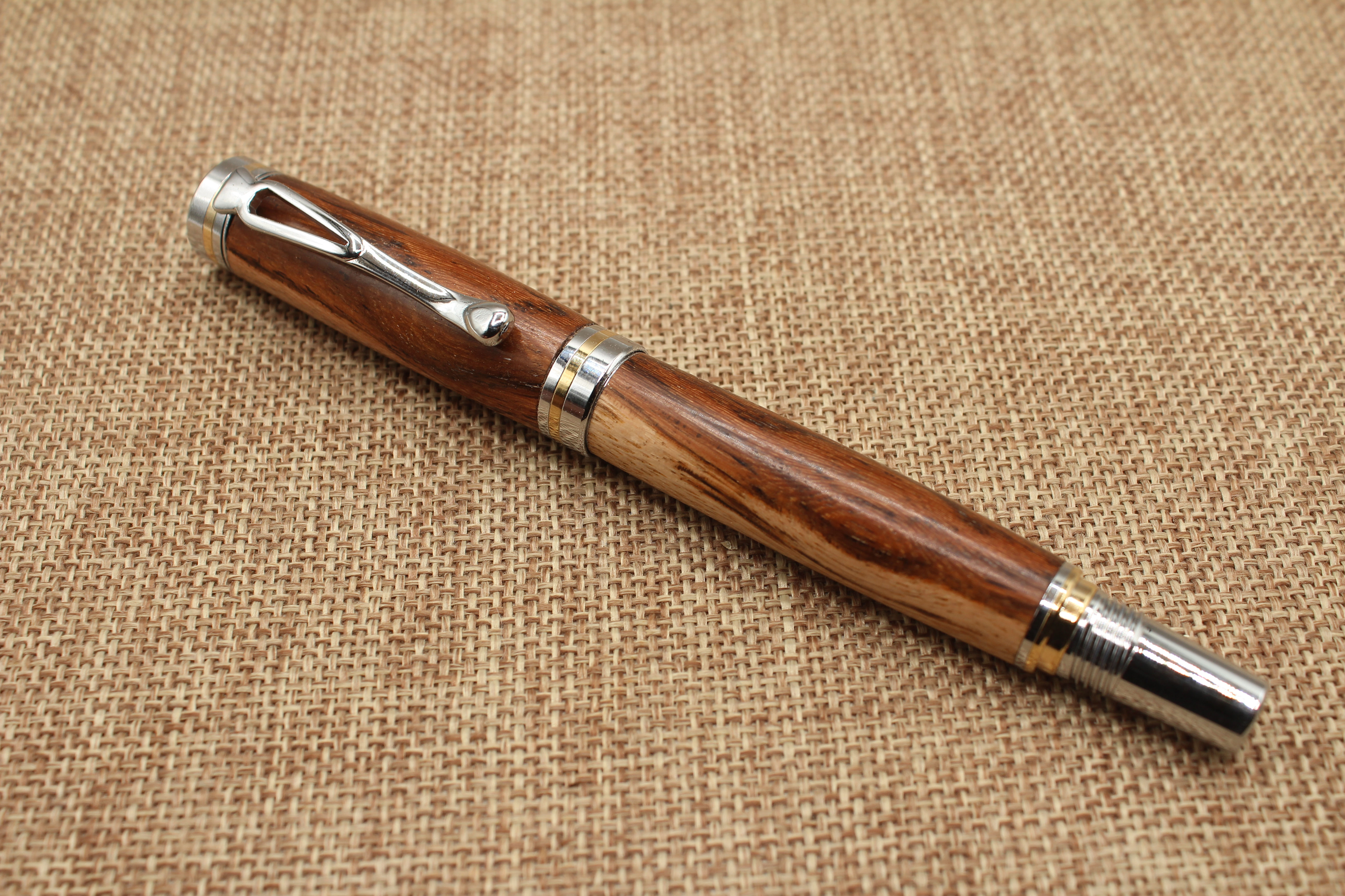 stylos en bois tourné