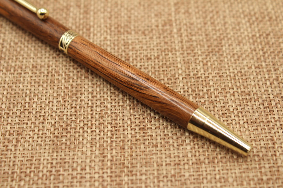 Miniature : stylo en bois artisanal