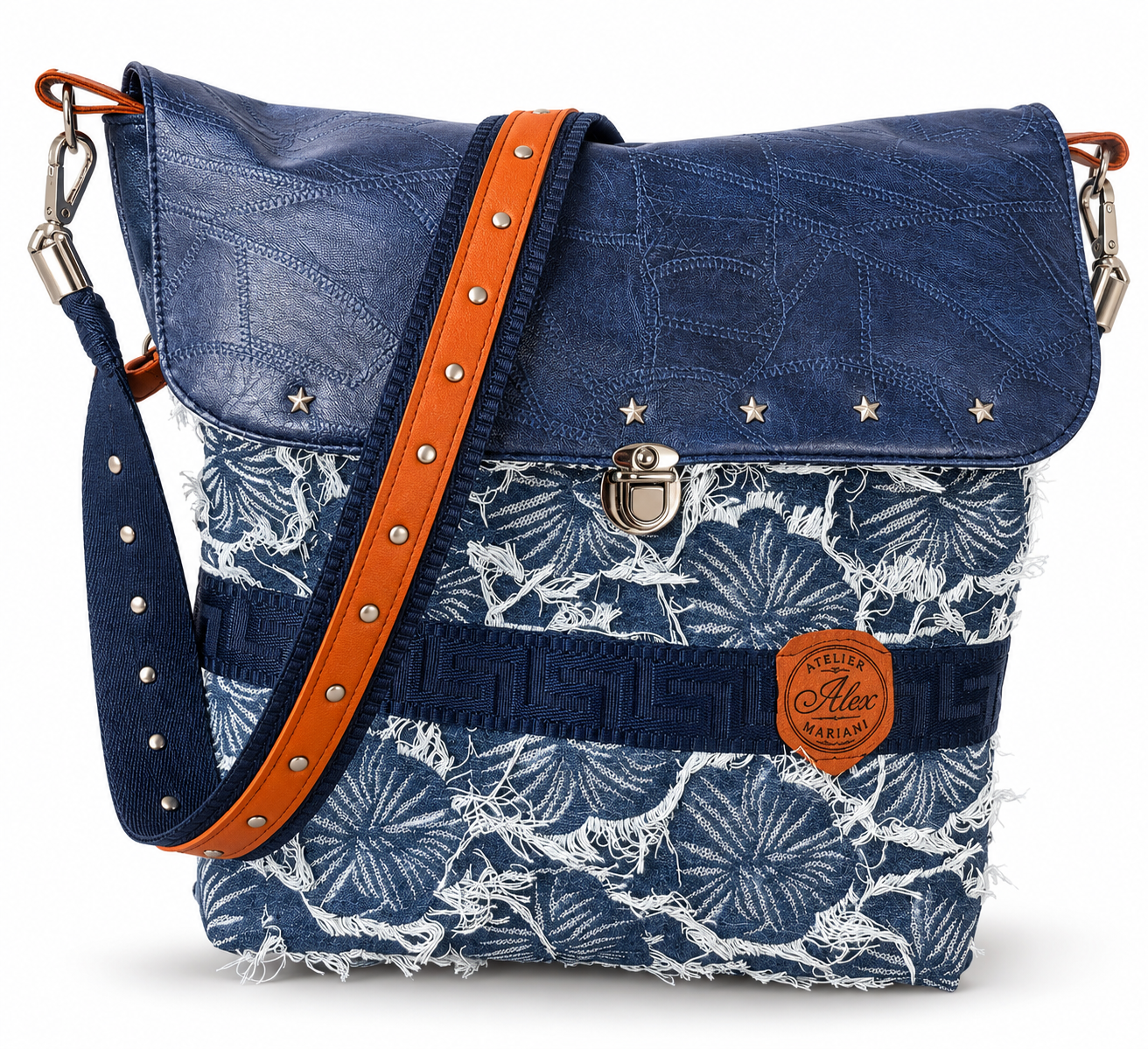BLUE VELVET handgemachte dunkelblaue Upcycling-Jeanstasche mit strukturierter Kunstlederklappe, Sternendetails