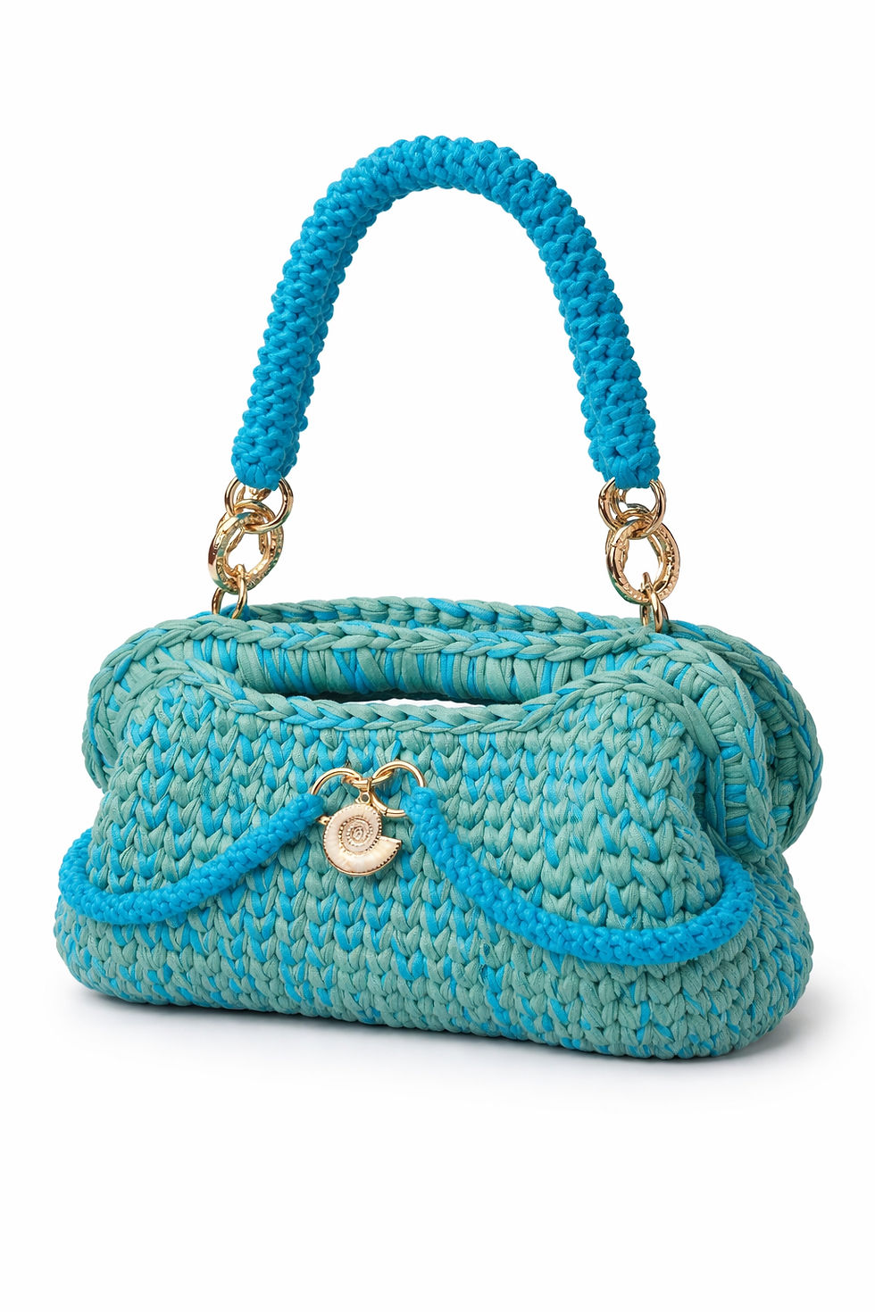 Miniaturbild: Clutch Azure Coast handgefertigte Häkeltasche in Türkis und Aqua mit goldenen Details und Muschelanhänger von Atelier Alex