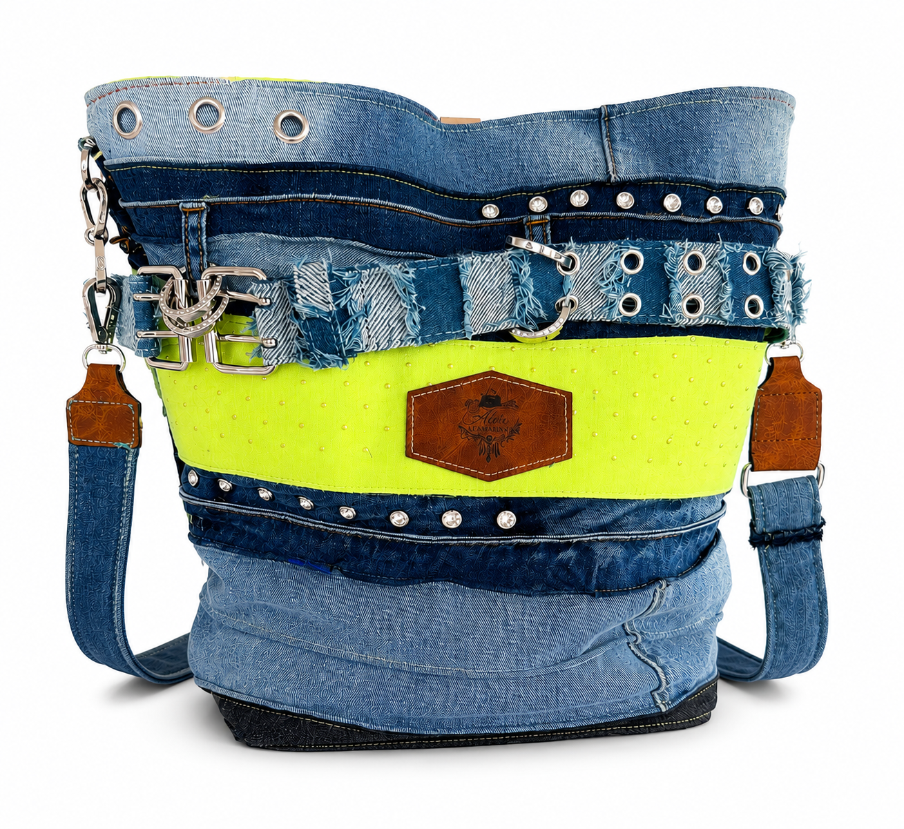 Handgefertigte Upcycling Jeans Schultertasche TRAFFIC District Shopper von Atelier Alex mit fluoreszierendem Stoffeinsatz, Le