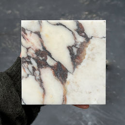 CalacattaViola_Marble_MaterialLibrary_Sample_RichardEllisDesign_Fireplaces