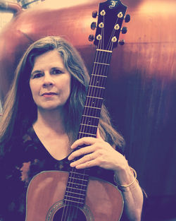 Michelle Qureshi with 2004 D-23 Furch