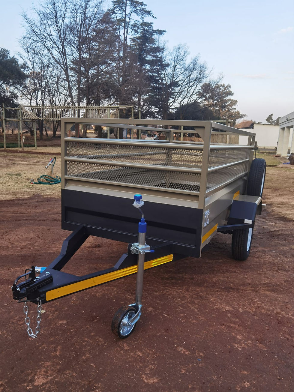 Thumbnail: 2.4 meter x 1.2 meter x 900mm Utility New Look
