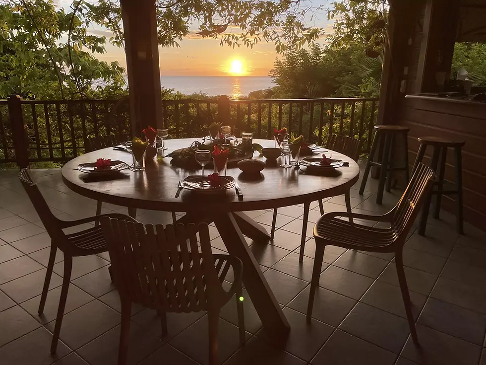 Couché de soleil dans un hébergement de luxe en Guadeloupe