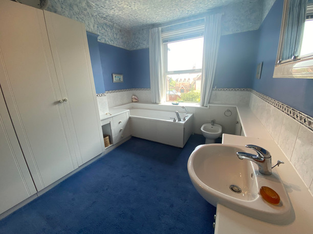 BATHROOM_03.jpeg