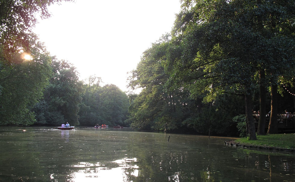 Rowing boats on the Neuer See in the Tiergarten, with the beer garden on the right