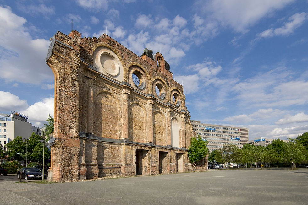 The surviving brick portal of Anhalter Bahnhof at Askanischer Platz in Berlin.