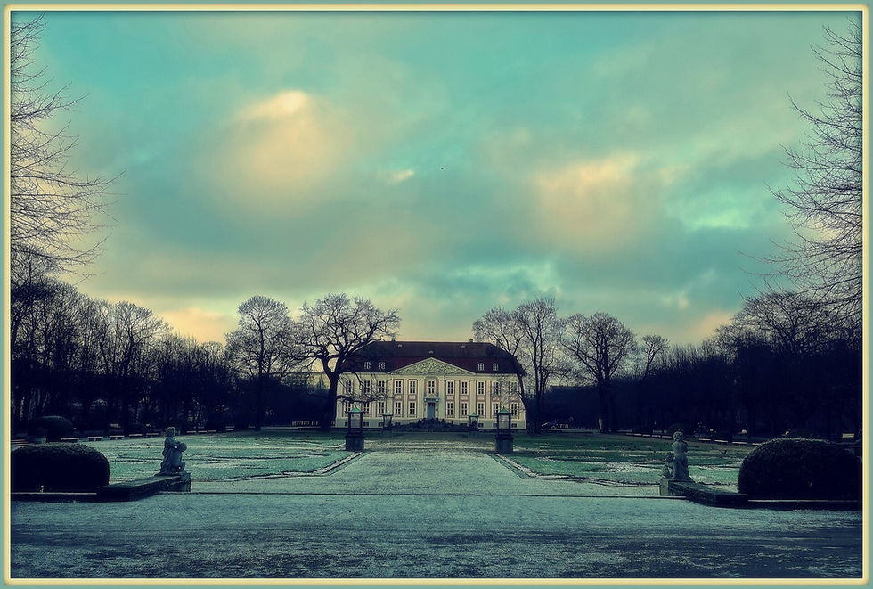 Schloss Friedrichsfelde in winter.
