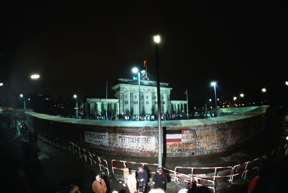Crowds gathered at the Brandenburg Gate on 22 December 1989, the day it reopened