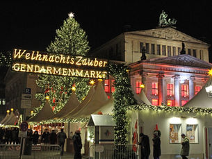 WeihnachtsZauber Gendarmenmarkt under the winter lights