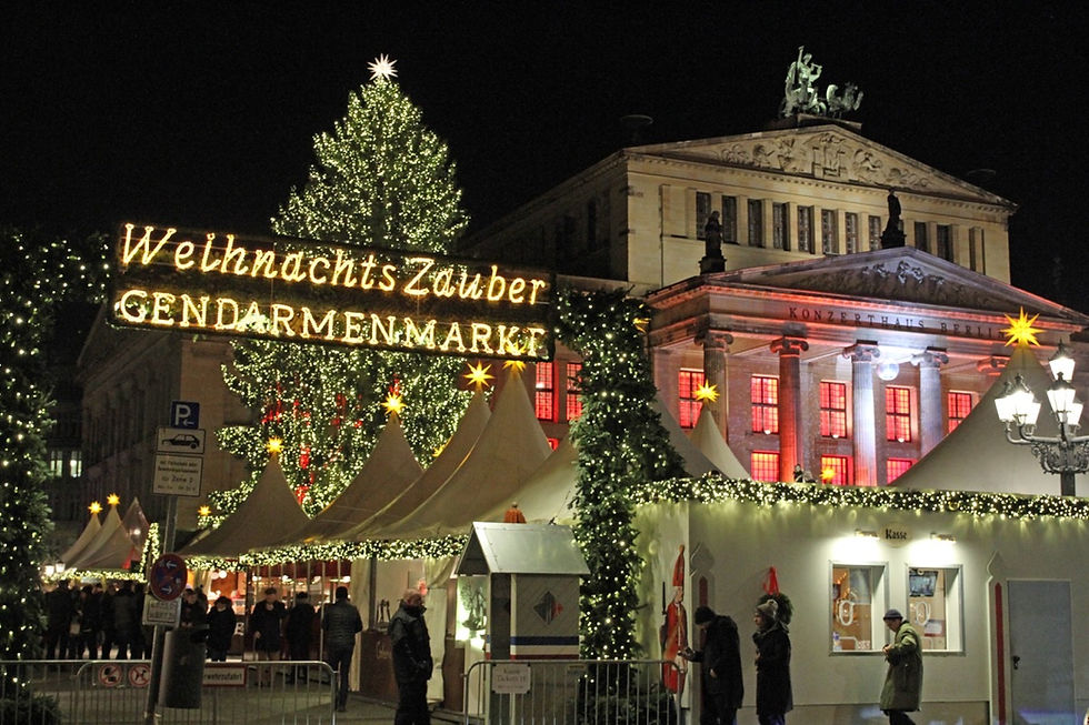 WeihnachtsZauber Gendarmenmarkt under the winter lights