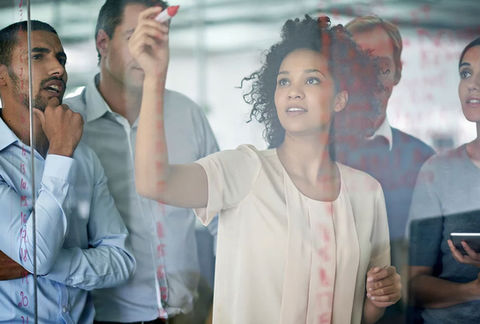 En su trayectoria profesional, usted ha pasado por algún proceso de coaching? ¿O su empresa comprend