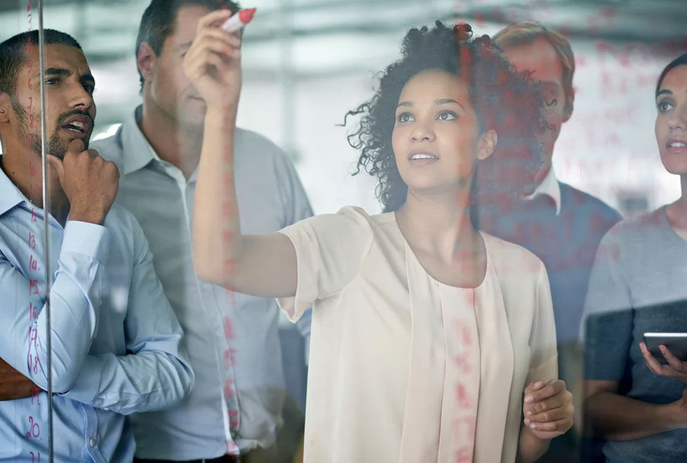 En su trayectoria profesional, usted ha pasado por algún proceso de coaching? ¿O su empresa comprend