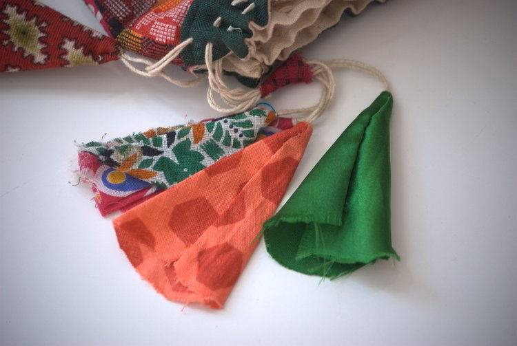 Thumbnail: Women's Surke-Thali