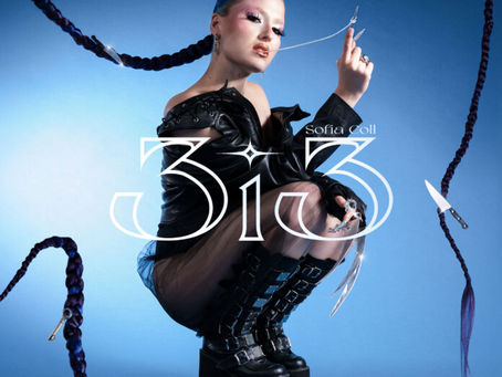 Sofia Coll estrena ‘3 i 3’, una cançó que et transporta a la infància