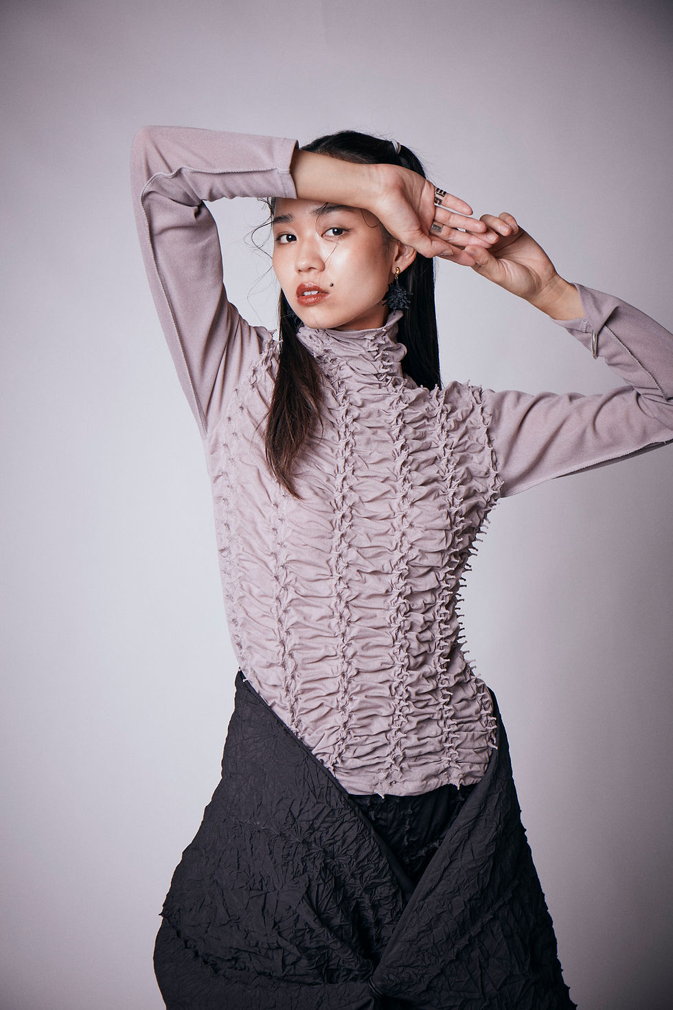 サムネイル： kumo stripe high neck tops