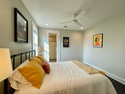Second bedroom (third floor) - 1 King bed - Full en-suite bathroom