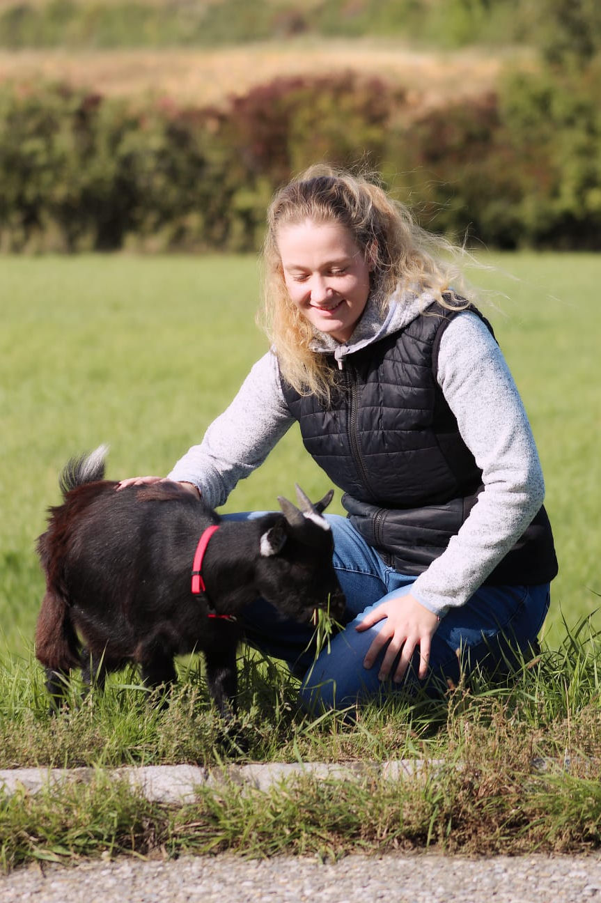 Isabell und Aragorn auf der Wiese