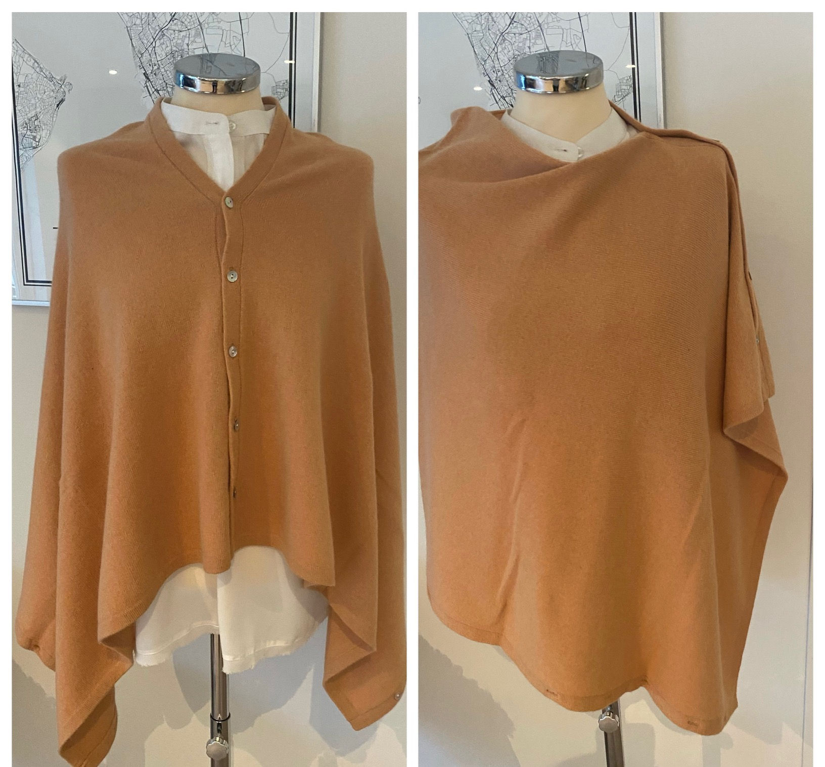 Poncho med dekorativa knappar- Kamel