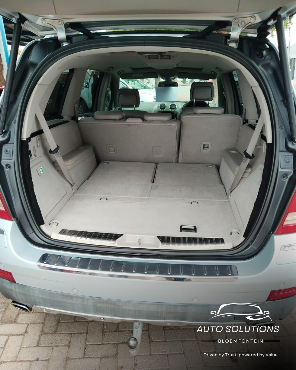 Thumbnail: Mercedes GL500 V8