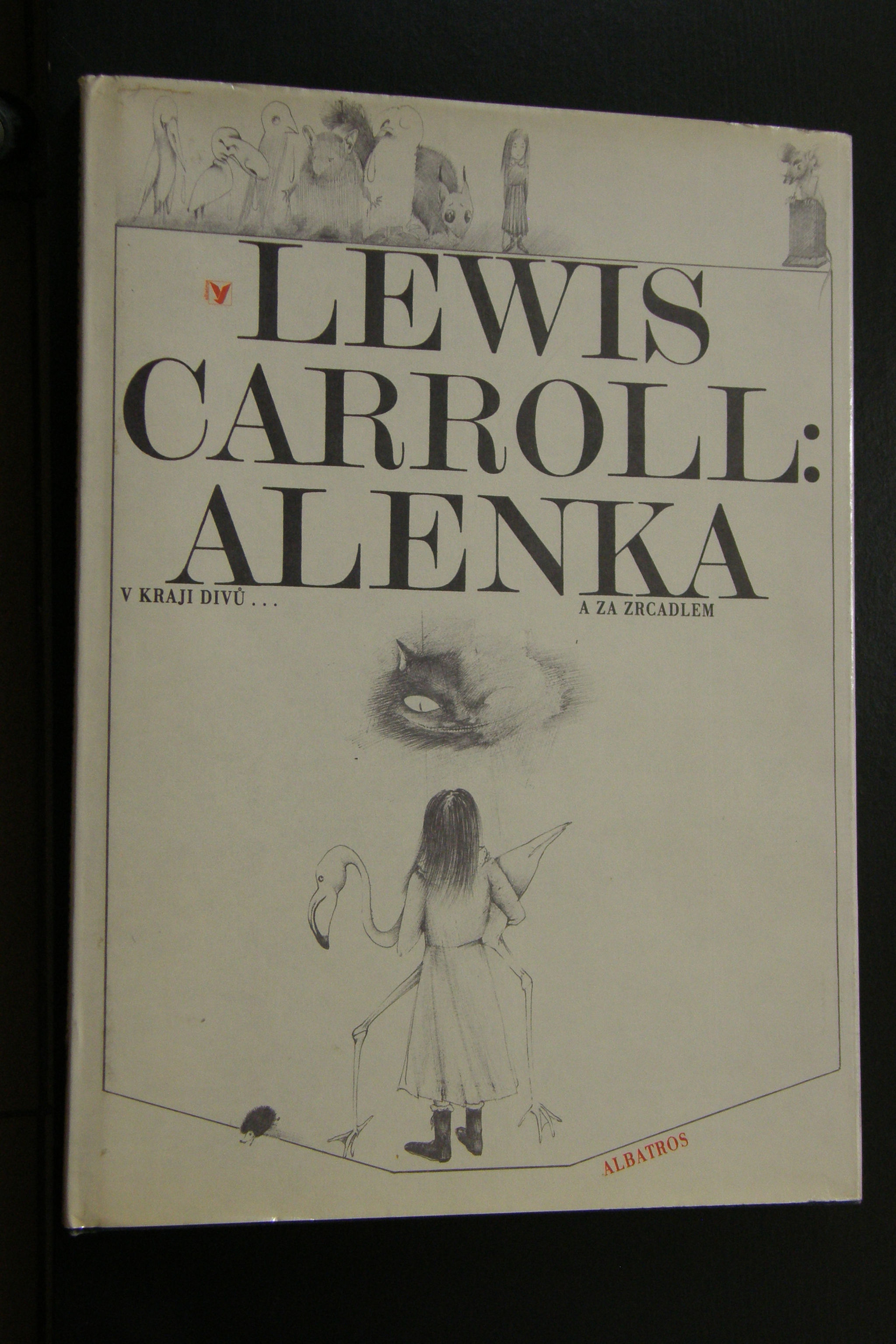 Alenka v kraji divů… a za zrcadlem