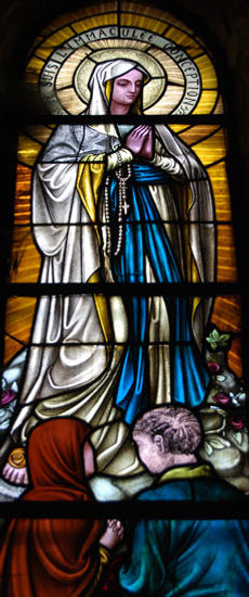 vitrail-vierge-marie.jpg