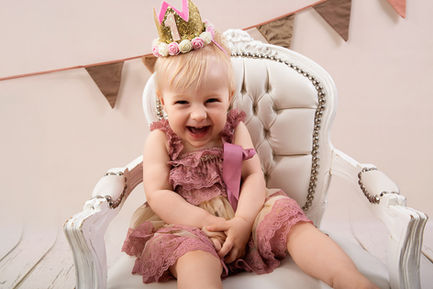 Kinderfoto Tortenfoto smash the cake Geburtstag Geburtstagsfoto Luftballon Kind erster Geburtstag