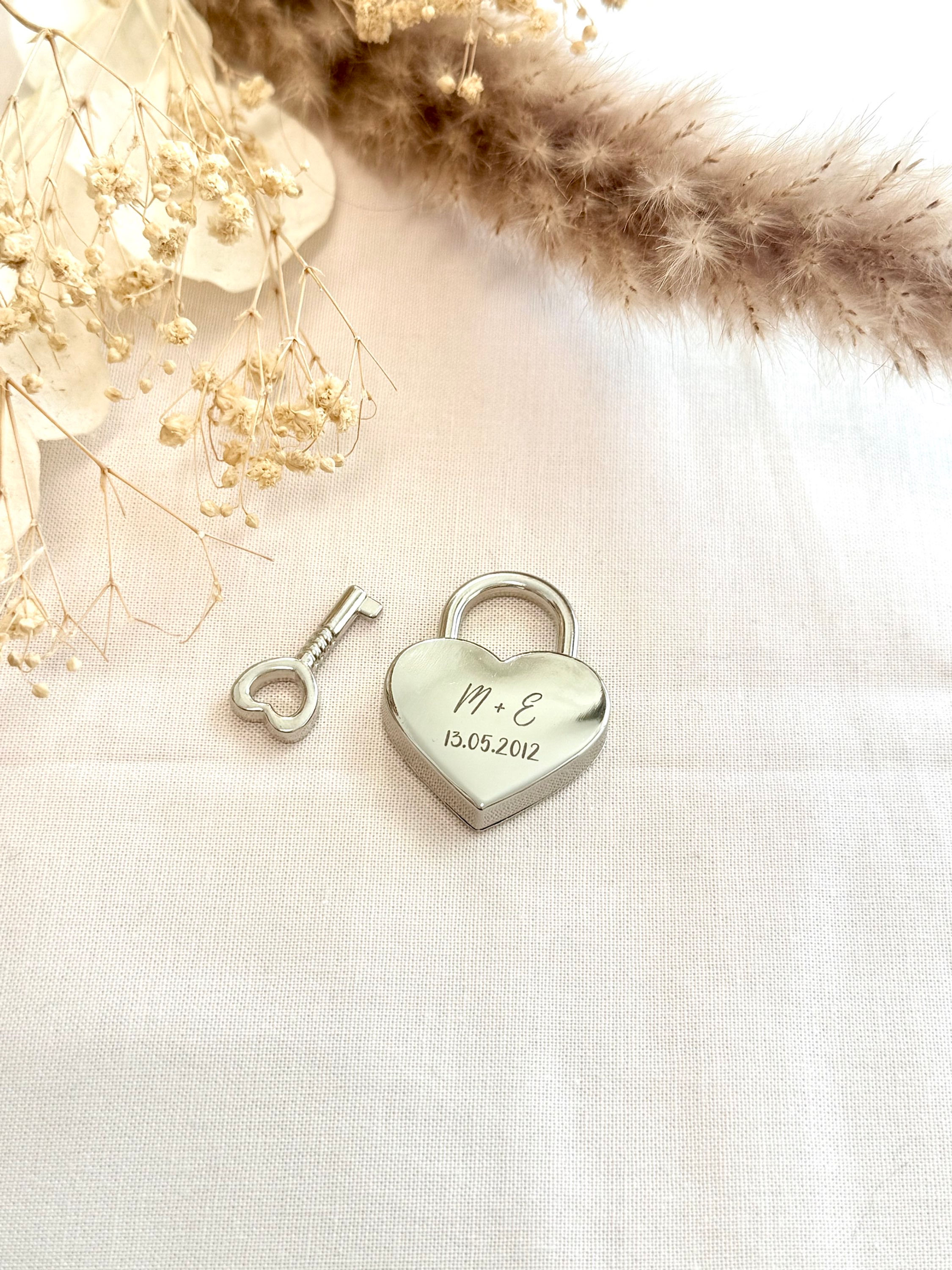 Liebesschloss mit Gravur