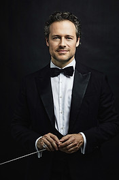 SaschaGoetzel_Conductor_new.JPG