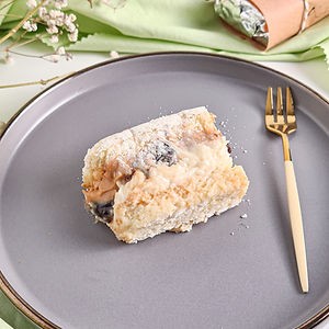 Coconut, prune and dulce de leche - Cold cake