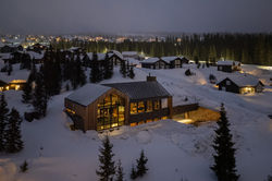 Kort vei til nye skiskytter stadioen, samt ski in og ski out.