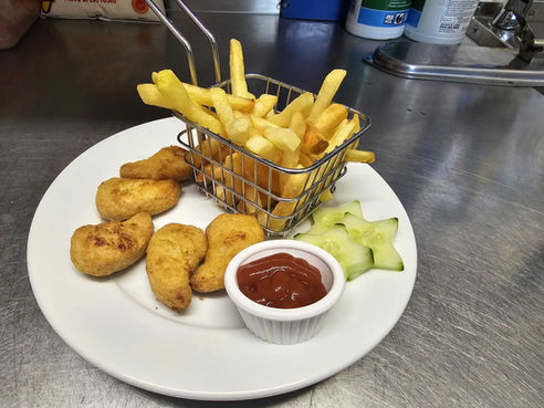 Children's menu - chicken nuggets with fries and sauce