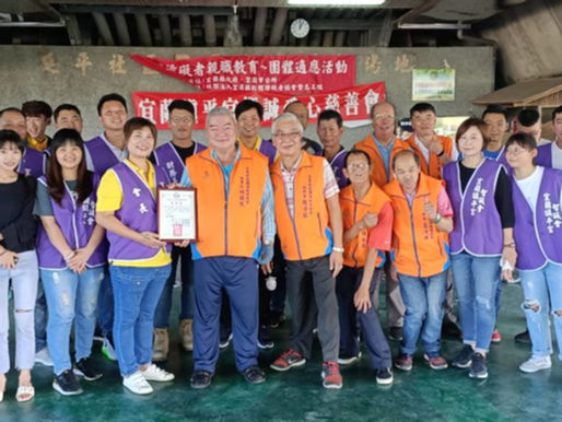 志工團隊大合照,氣氛溫馨團結,笑容滿滿