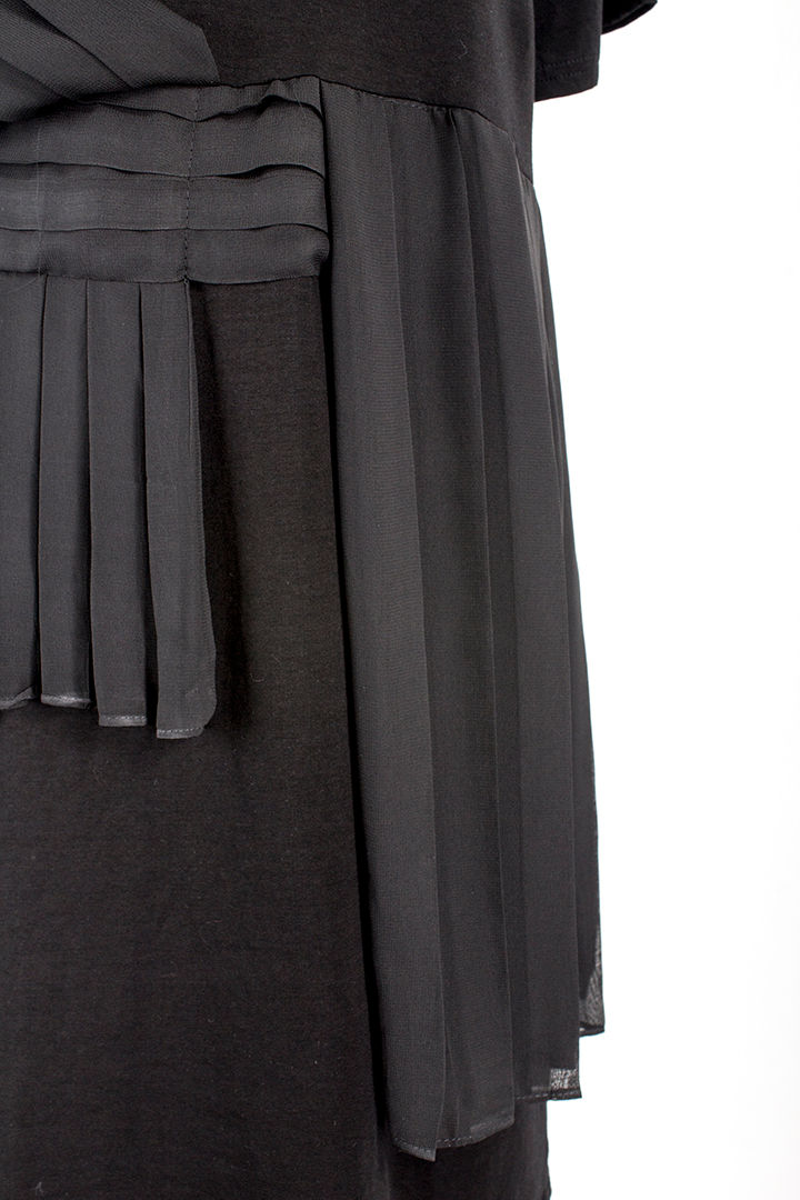 Thumbnail: Famigas Chiffon Pleated Dress