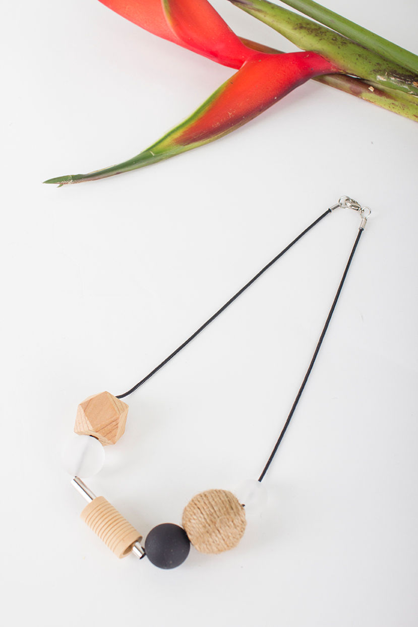 Thumbnail: Eudosia Oak Necklace Black