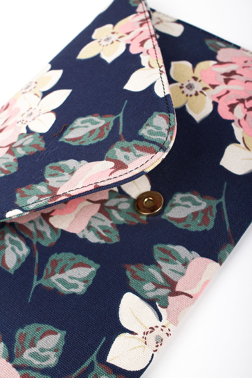 Thumbnail: Que Envelope Clutch Madison Blue