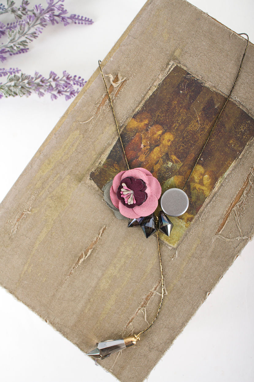 Thumbnail: Hano Art Floral Necklace Pink