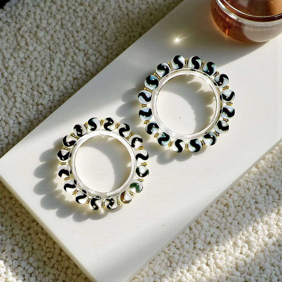 Thumbnail: Tiger Fang Authority Dzi Bracelet